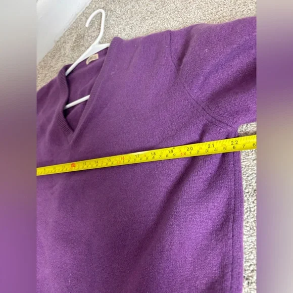 MALO Cashmere Made in Italy V Neck Women’s Luxury Sweater - Picture 3 of 8